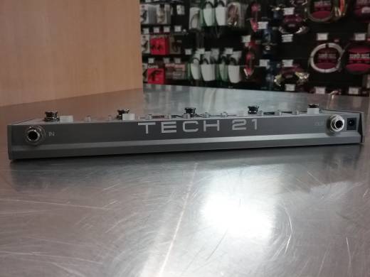 Tech 21 - FL5-T21 3